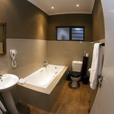 Albatross Self-Catering House Bathroom